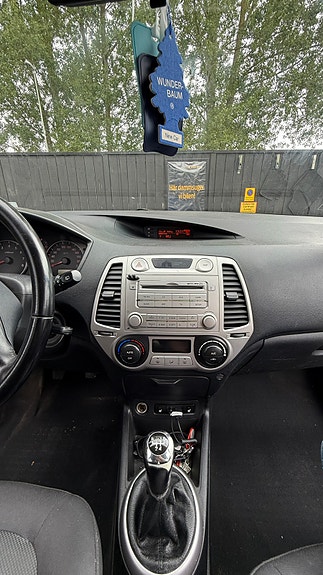 Hyundai i20 12 of 13