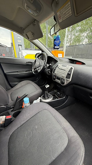 Hyundai i20 10 of 13