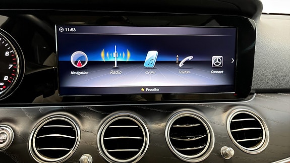 Mercedes-Benz E400 14 of 26