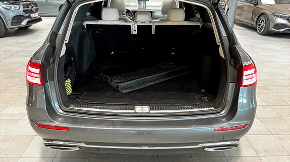Mercedes-Benz E400 6 of 26