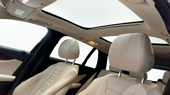 Mercedes-Benz E400 26 of 26