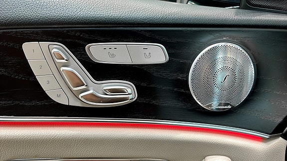 Mercedes-Benz E400 23 of 26