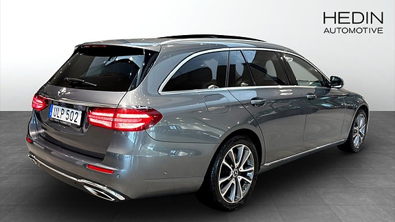 Mercedes-Benz E400 4 of 26