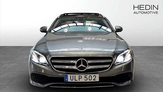 Mercedes-Benz E400 2 of 26