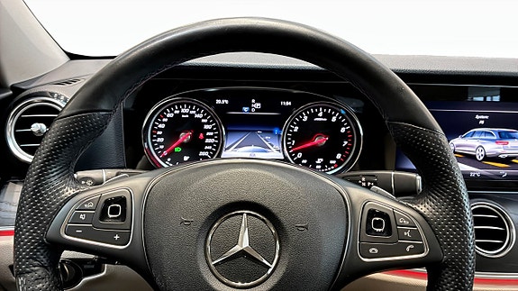 Mercedes-Benz E400 20 of 26