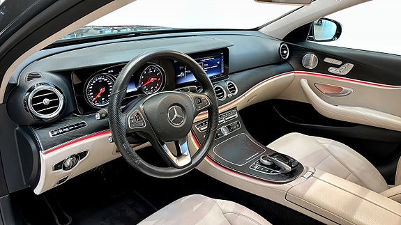Mercedes-Benz E400 11 of 26