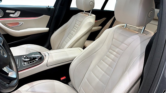 Mercedes-Benz E400 25 of 26
