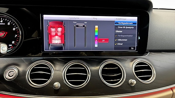 Mercedes-Benz E400 17 of 26