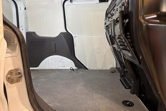 Ford Transit Connect 5 of 5