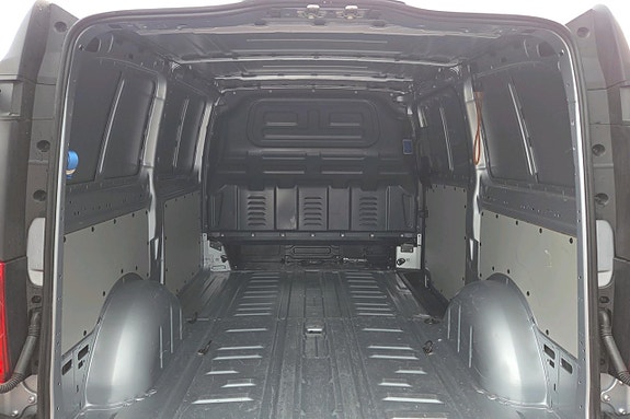 Mercedes-Benz eVito 129 9 of 11