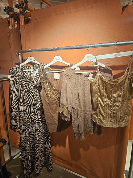 Product image 2 of 11