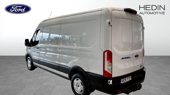 Ford E-Transit 7 of 9