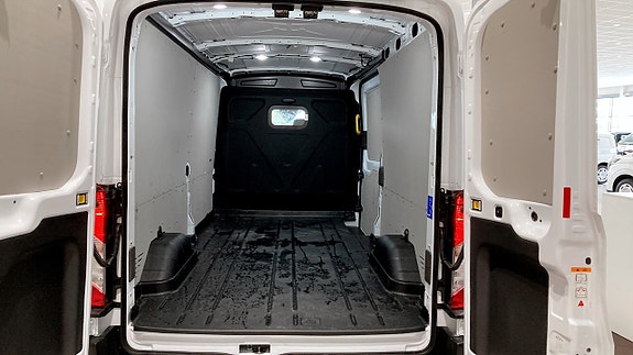 Ford E-Transit 5 of 5
