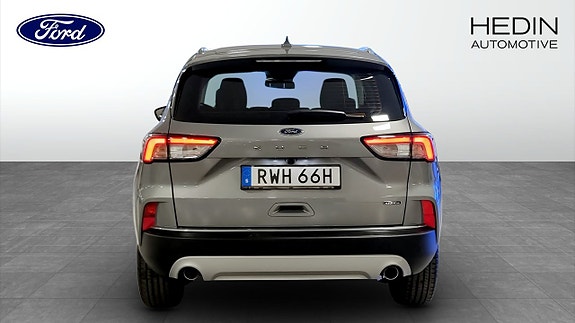 Ford Kuga 7 of 9