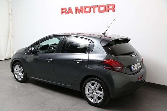 Peugeot 208 4 of 5