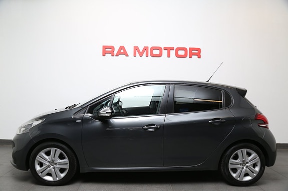 Peugeot 208 3 of 5