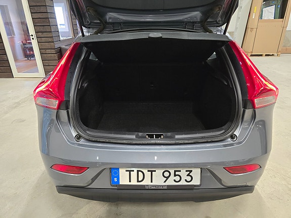 Volvo V40 18 of 20