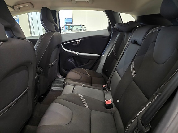 Volvo V40 13 of 20