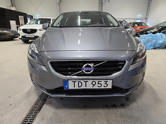 Volvo V40 3 of 5