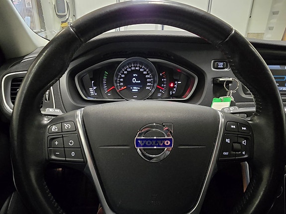 Volvo V40 14 of 20