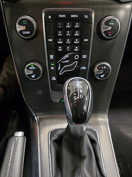 Volvo V40 16 of 20