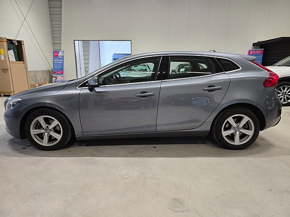 Volvo V40 8 of 20