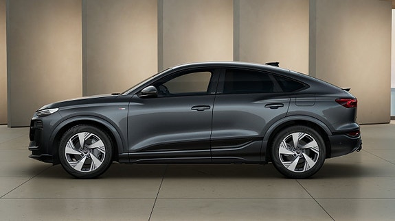 Audi Q6 e-tron 3 of 5