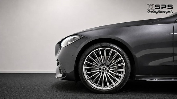 Mercedes-Benz C200 12 of 19