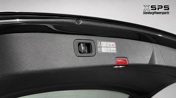 Mercedes-Benz C200 10 of 19