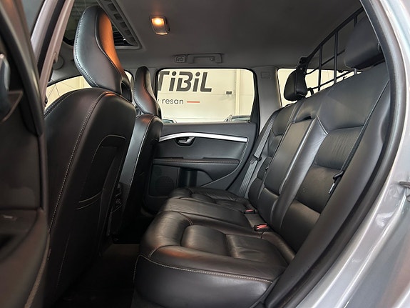 Volvo XC70 13 of 30