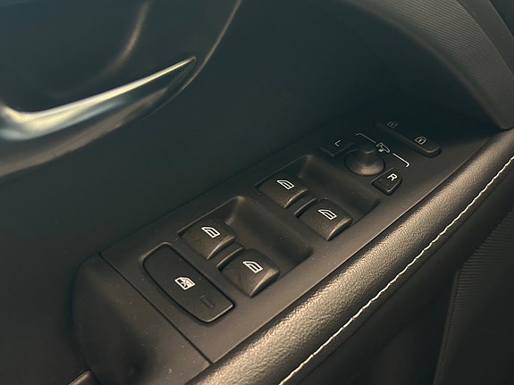 Volvo XC70 30 of 30