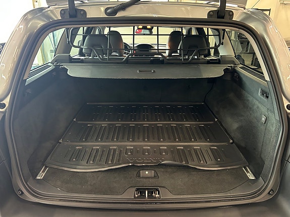 Volvo XC70 11 of 30