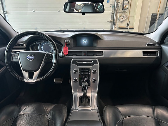 Volvo XC70 14 of 30
