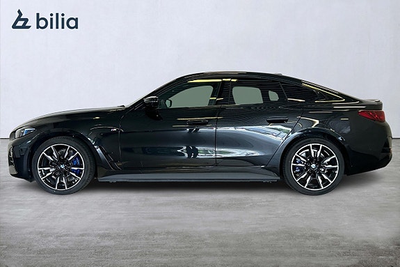 BMW i4 4 of 5