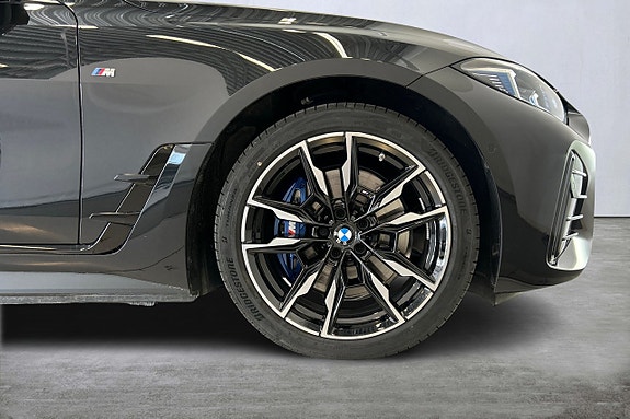 BMW i4 9 of 24