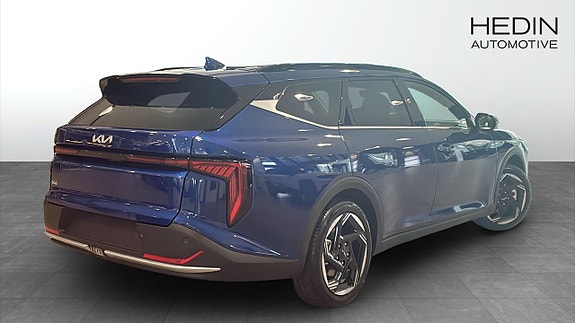Kia K4 2 of 5