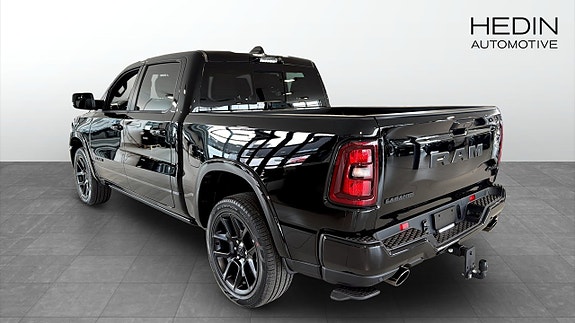 Dodge RAM 1500 2 of 5