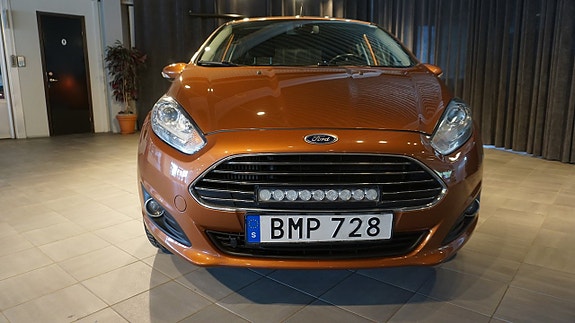 Ford Fiesta 2 of 5