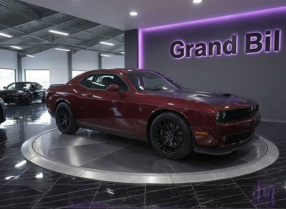 Dodge Challenger 2 of 5