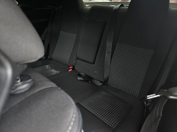 Dodge Challenger 8 of 15