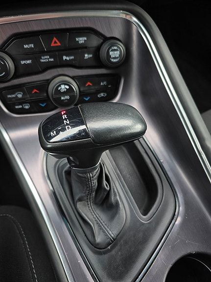 Dodge Challenger 10 of 15