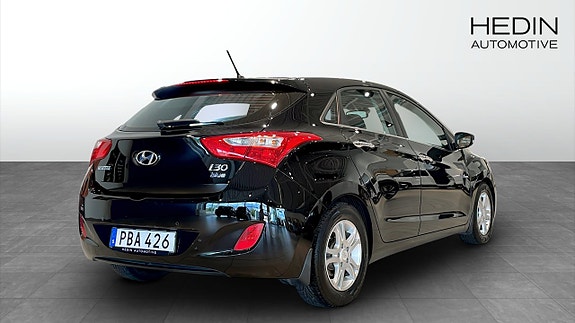 Hyundai i30 2 of 13