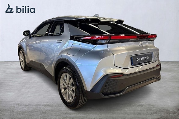 Toyota C-HR 2 of 21