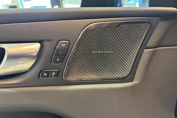 Volvo XC60 15 of 24