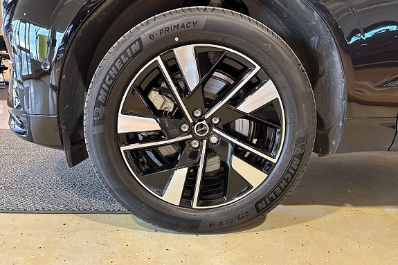Volvo XC60 13 of 24
