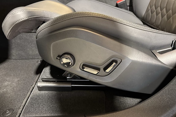 Volvo XC60 16 of 24