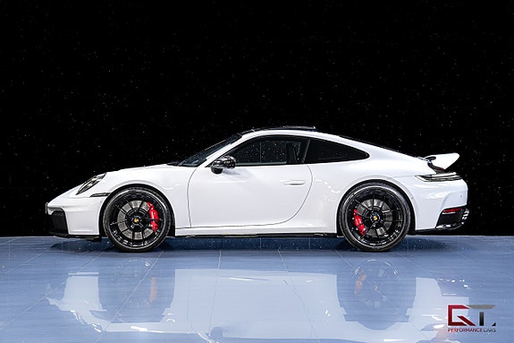 Porsche 911 4 of 5