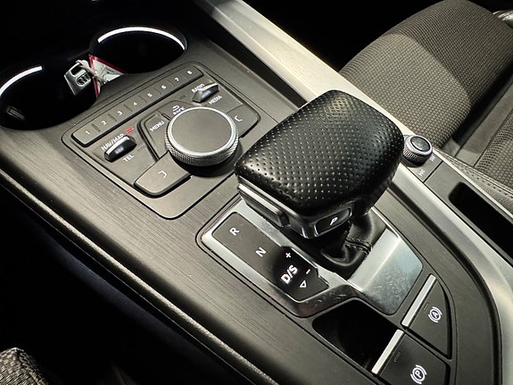 Audi A4 17 of 19