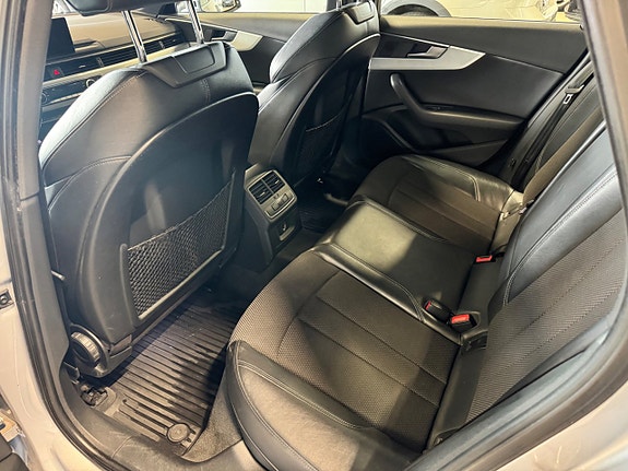 Audi A4 9 of 19
