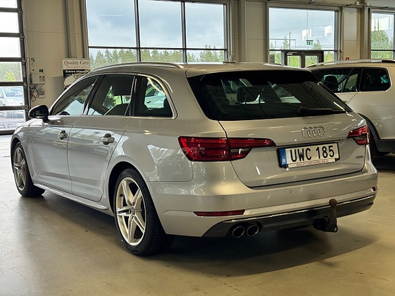 Audi A4 4 of 5
